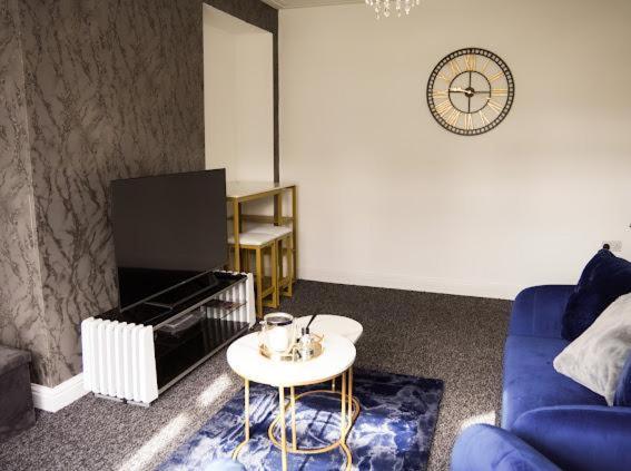 Home In Speke- 8 Mins Walk To Airport Exterior photo