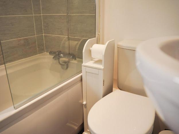 Home In Speke- 8 Mins Walk To Airport Exterior photo