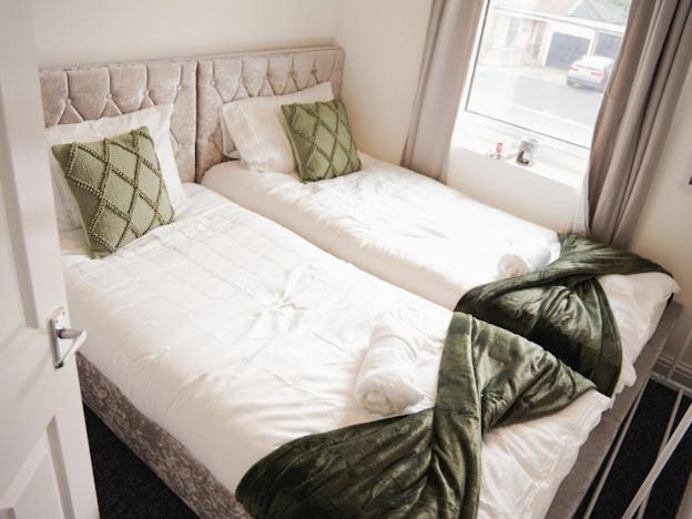 Home In Speke- 8 Mins Walk To Airport Exterior photo